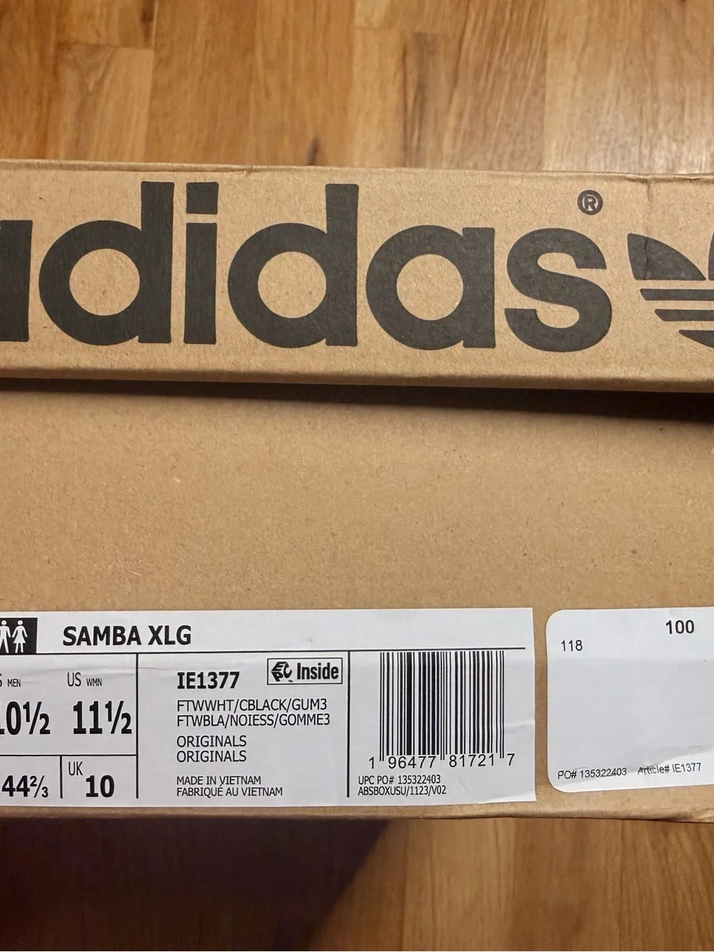adidas classic sneaker